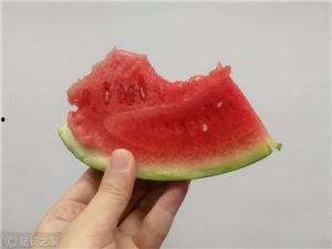 夜晚吃瓜网站,揭秘夜晚吃瓜网站的魅力所在